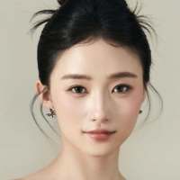 短剧演员董秋怡