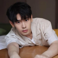 短剧演员柳亚然