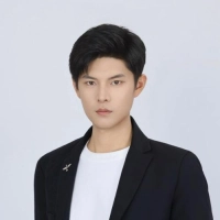 短剧演员李寻七