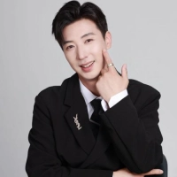 短剧演员张雪飞