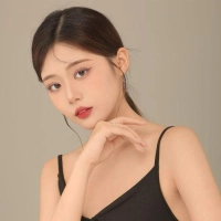 短剧演员余昕冉