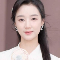 短剧演员王小亿