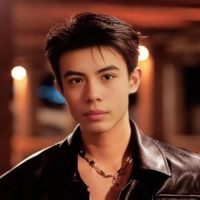 短剧演员周天越