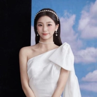 短剧演员冯冰倩