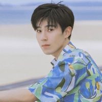 短剧演员谢伊博