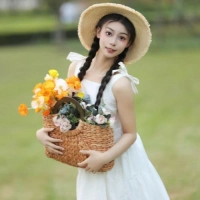 短剧演员龚莉涵