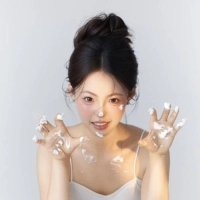 短剧演员李洛伊