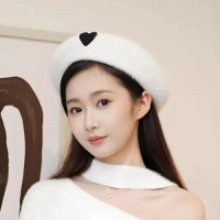 短剧演员周蓉倩