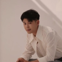 短剧演员甄果策