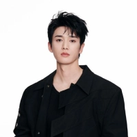 短剧演员易大千