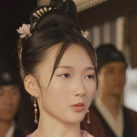 短剧演员张秀艳