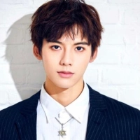 短剧演员邓超元