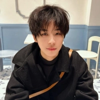 短剧演员梁耀文